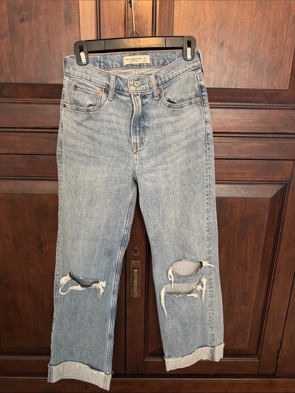 Abercrombie & Fitch High-Rise Relaxed Jeans - Light Blue